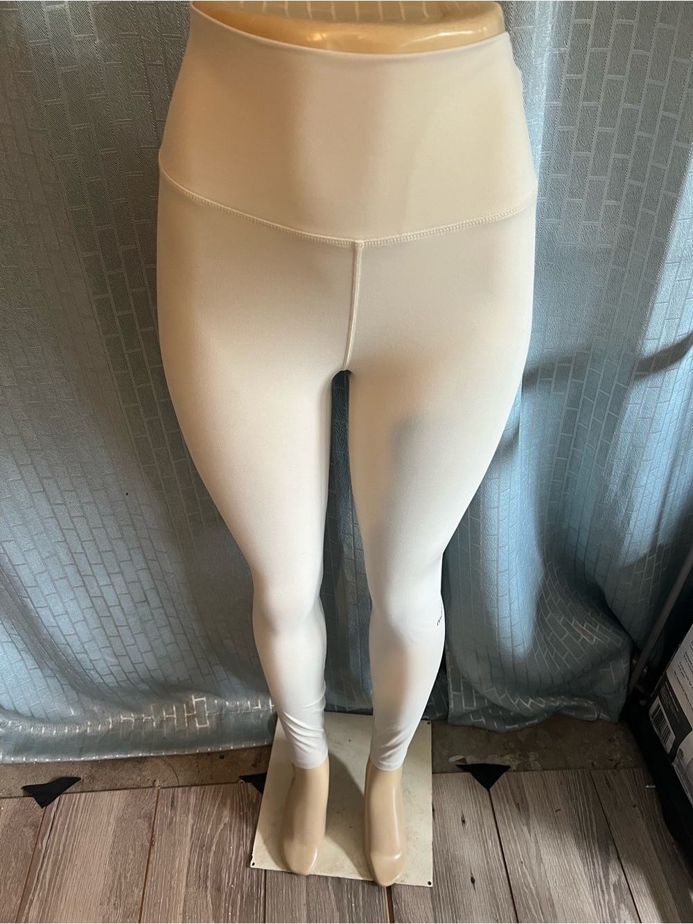 High-Rise Cream Performance Leggings